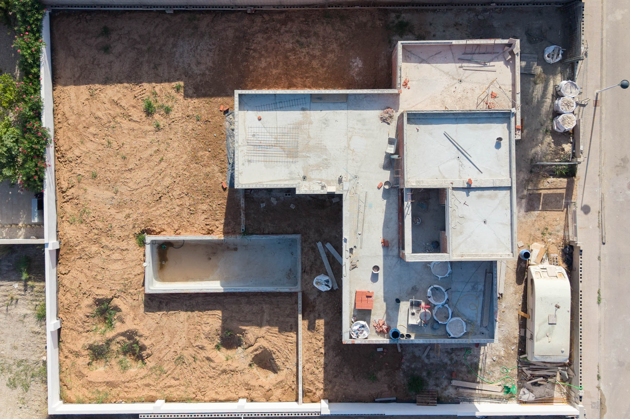 Moderna Villa de Obra Nueva en Beniarbeig con Piscina, Exclusiva villa de obra nueva en Beniarbeig, Alicante. 3 hab, 2 baños, piscina y diseño moderno. Vive la serenidad cerca de Dénia y playas. ¡Personaliza tu hoga