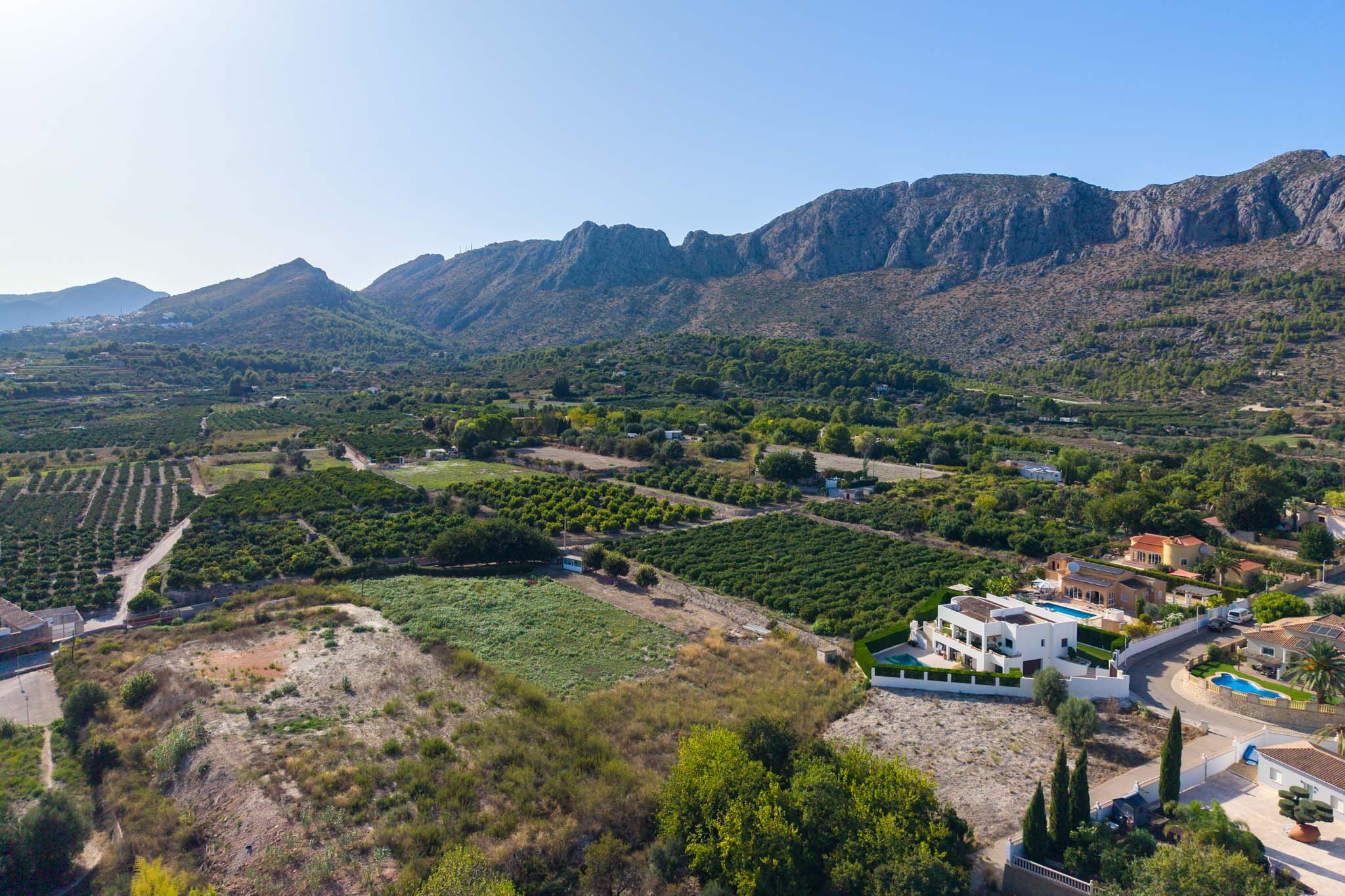 Moderna Villa de Obra Nueva en Beniarbeig con Piscina, Exclusiva villa de obra nueva en Beniarbeig, Alicante. 3 hab, 2 baños, piscina y diseño moderno. Vive la serenidad cerca de Dénia y playas. ¡Personaliza tu hoga