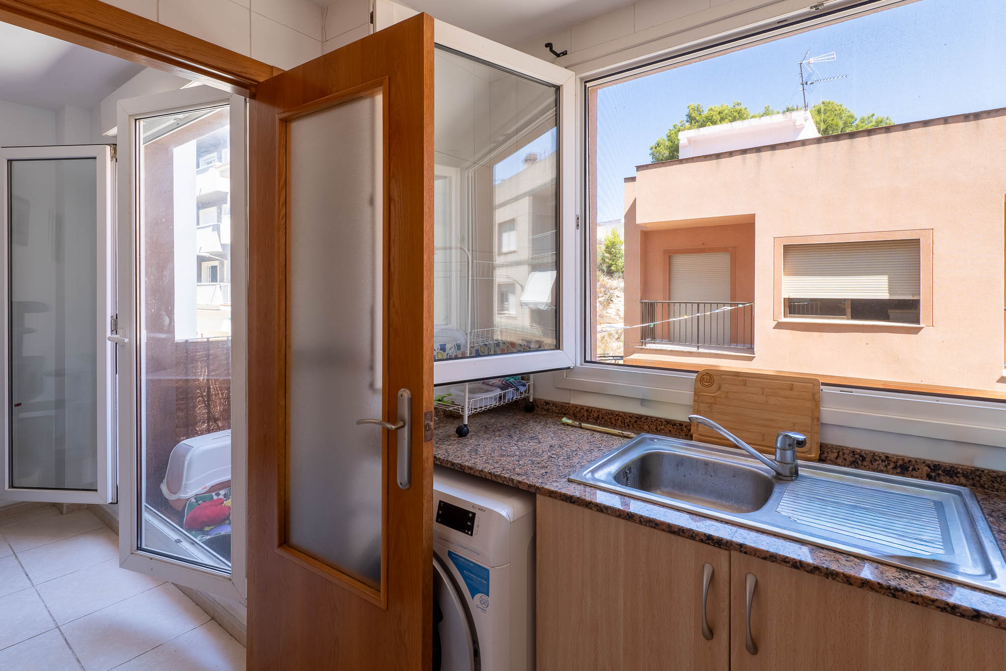 Teulada Centro: Apartamento 3 Dormitorios con Parking Doble., Apartamento en Teulada, Alicante. Disfruta la vida mediterránea en este acogedor piso de 3 dorm, 2 baños y parking doble. Cerca de playas y servicios. ¡Oportuni