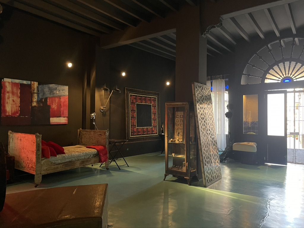 Palacete Histórico Exclusivo: Oportunidad de Inversión en Salamanca, Oportunidad única: Palacete de 1940 cerca de Salamanca. Ideal para Hotel Boutique, residencia de lujo o apartamentos turísticos. Jardín privado. ¡Potencial ilim