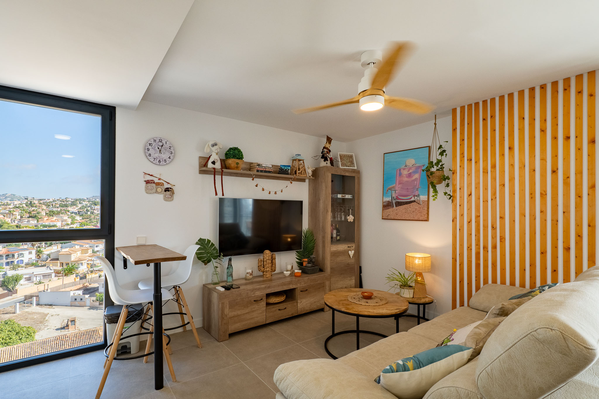 Calpe: Lujoso Apartamento Moderno con Vistas Panorámicas al Mar, Lujoso apartamento moderno en Calpe, Costa Blanca. 3 hab, 2 baños. Vistas panorámicas al mar y Peñón. Edificio 2023, piscina, parking. A 500m playa. ¡Inversión