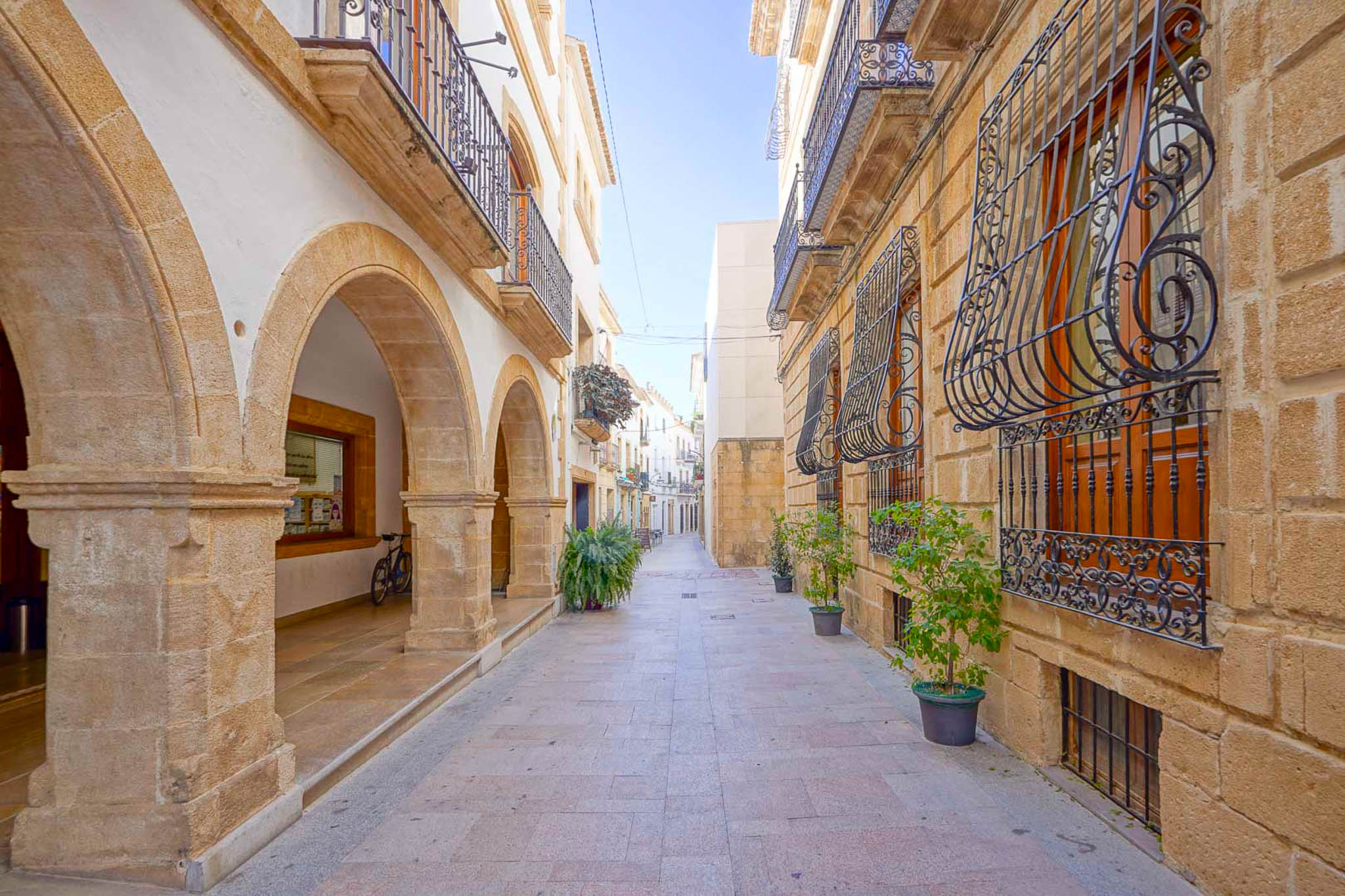 Jávea: Últimos Apartamentos de Lujo, Cerca del Mar y Centro, Últimos apartamentos de lujo en Jávea, Alicante. Exclusivo proyecto de 9 viviendas en construcción, junto al centro histórico y a 1km de playas. 3 dormitorios,