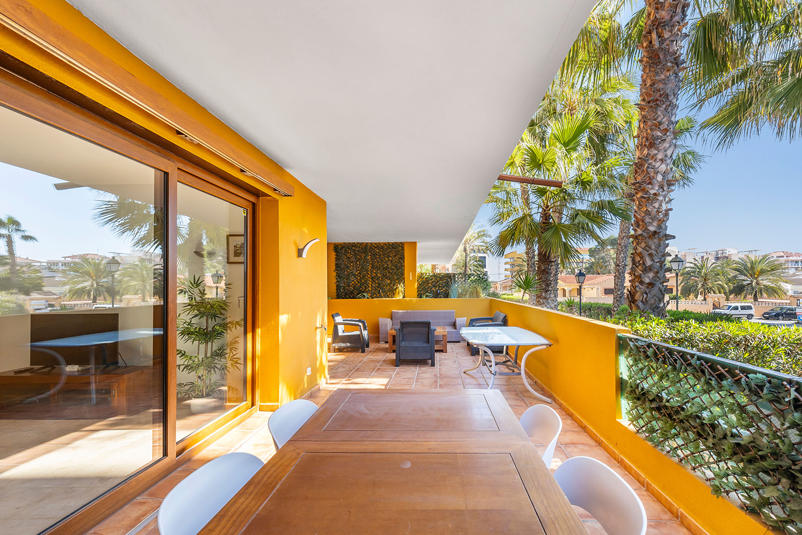 Apartamento con terraza de 40m2 en Punta Prima