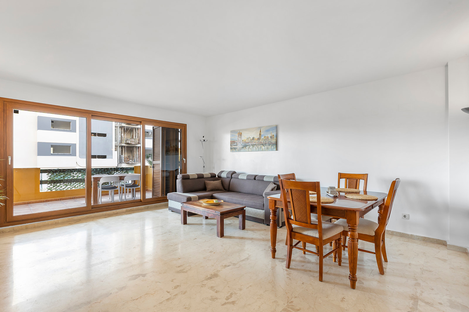 Apartamento con terraza de 40m2 en Punta Prima
