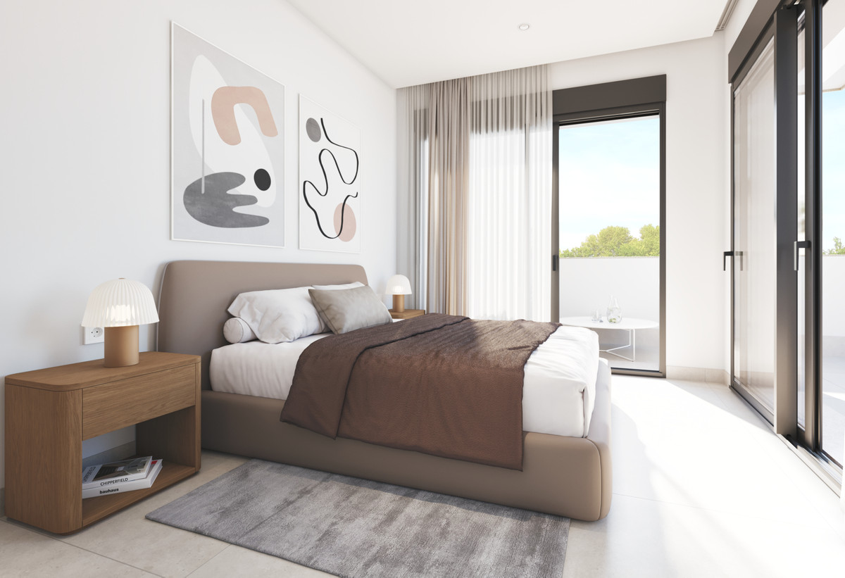 Lujosa Villa con Golf y Sol en Mar Menor, Murcia, Descubra villa de lujo en Mar Menor, San Javier. 3 hab, 3 baños, piscina privada y golf. Disfrute 300 días de sol en Costa Cálida. Cerca de aeropuertos. ¡Su par