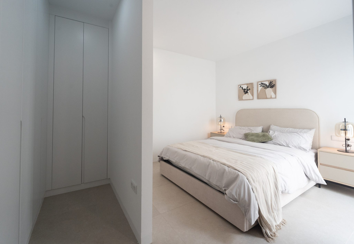 Exclusiva Villa Moderna con Piscina en Torre-Pacheco, Murcia, Descubre 6 villas de diseño contemporáneo en Torre-Pacheco, Murcia. 2 dorm., 2 baños, piscina privada, solárium y parking. Cerca de golf y playas del Mar Menor.