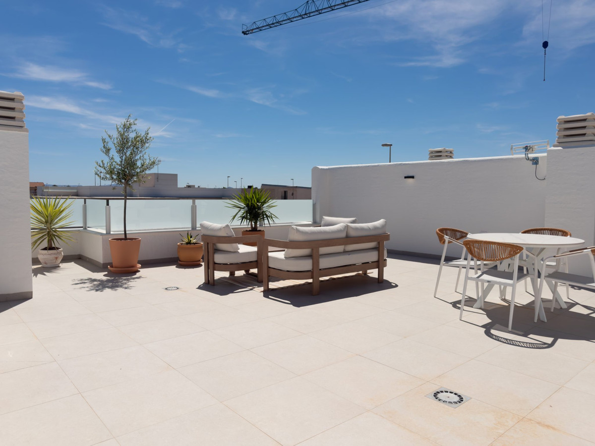 Exclusiva Villa Moderna con Piscina en Torre-Pacheco, Murcia, Descubre 6 villas de diseño contemporáneo en Torre-Pacheco, Murcia. 2 dorm., 2 baños, piscina privada, solárium y parking. Cerca de golf y playas del Mar Menor.