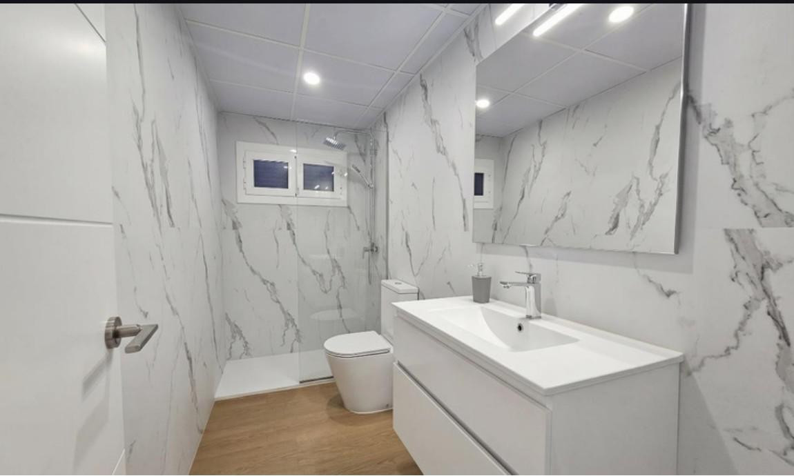 Apartamento Moderno Renovado en Puerto Mazarrón, Cerca del Mar., Apartamento renovado 2 dorm. en Puerto de Mazarrón, a minutos del mar. Disfruta la Costa Cálida con entrega inmediata. ¡Tu hogar mediterráneo desde 190.000€!
