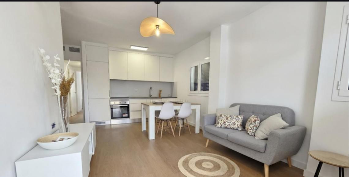 Modernos Apartamentos Renovados en Puerto de Mazarrón Junto al Mar, Apartamentos renovados de 2 hab. en Puerto de Mazarrón, Murcia. Disfruta la vida mediterránea junto al mar, playas y sol. Listos para estrenar. ¡Inversión ideal