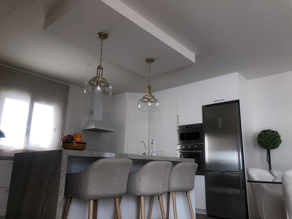 Tu Villa Soñada en Pinoso, Alicante: ¡Diseño Exclusivo!, Crea tu villa de ensueño en Pinoso, Alicante. Diseño moderno, 3 dorm, piscina privada. Personalizable. A 25 min del aeropuerto. Entrega en 10 meses. Desde 346.5