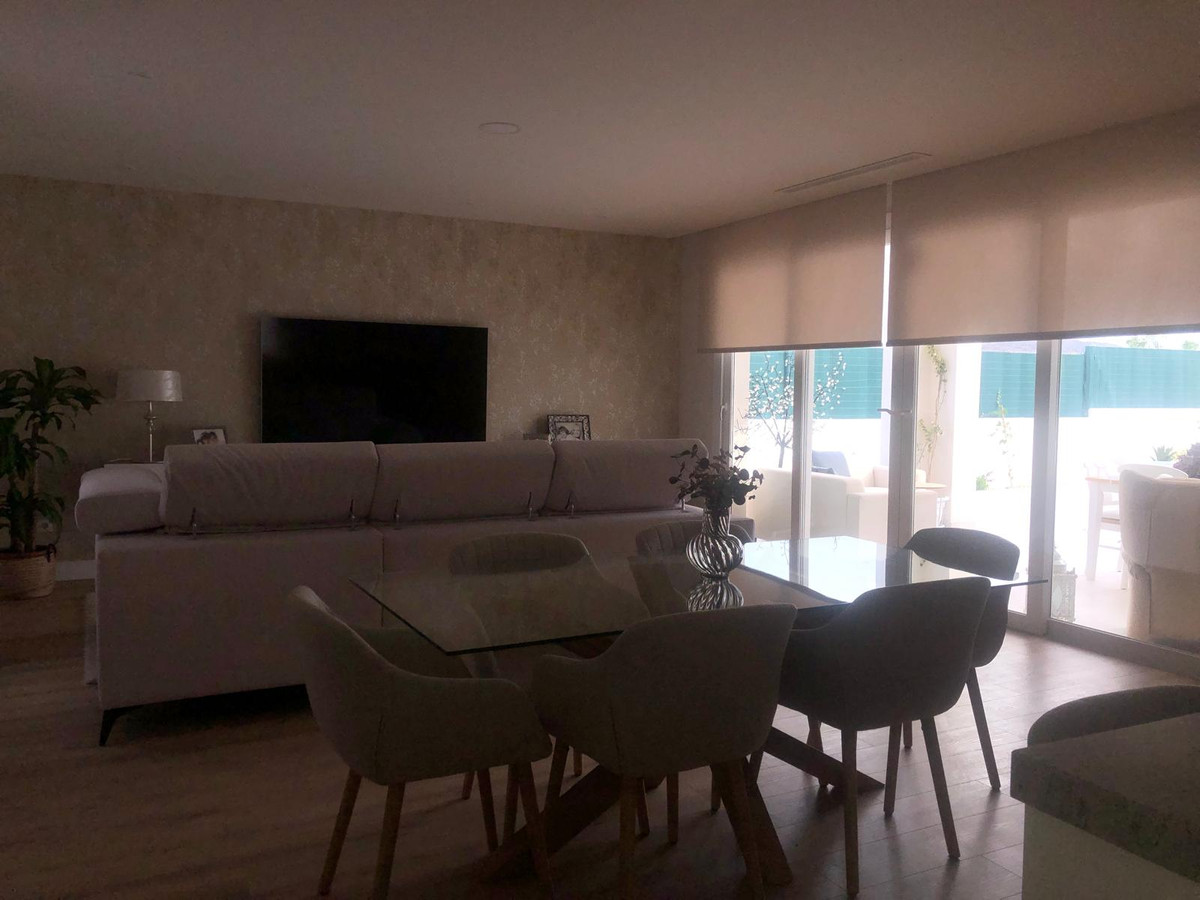 Tu Villa Soñada en Pinoso, Alicante: ¡Diseño Exclusivo!, Crea tu villa de ensueño en Pinoso, Alicante. Diseño moderno, 3 dorm, piscina privada. Personalizable. A 25 min del aeropuerto. Entrega en 10 meses. Desde 346.5