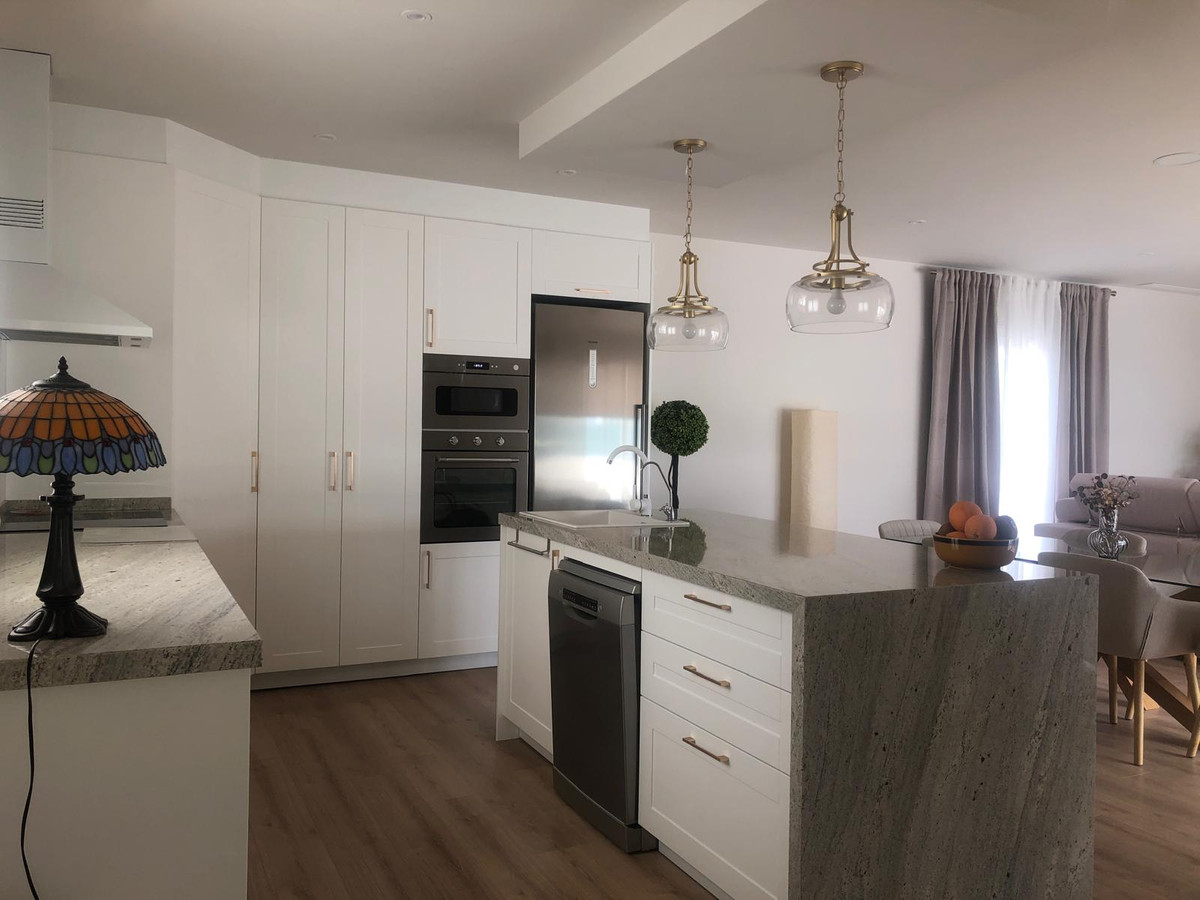 Tu Villa Soñada en Pinoso, Alicante: ¡Diseño Exclusivo!, Crea tu villa de ensueño en Pinoso, Alicante. Diseño moderno, 3 dorm, piscina privada. Personalizable. A 25 min del aeropuerto. Entrega en 10 meses. Desde 346.5
