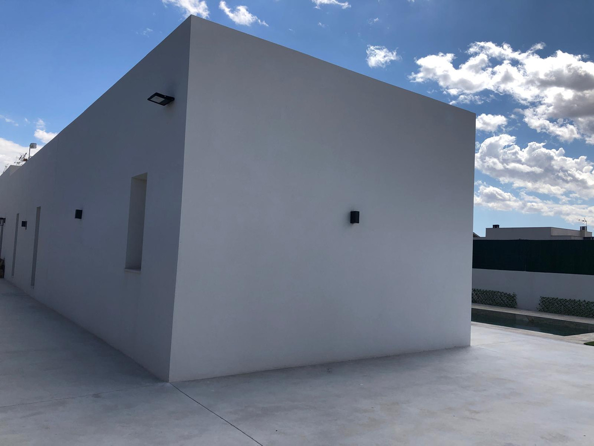 Tu Villa Soñada en Pinoso, Alicante: ¡Diseño Exclusivo!, Crea tu villa de ensueño en Pinoso, Alicante. Diseño moderno, 3 dorm, piscina privada. Personalizable. A 25 min del aeropuerto. Entrega en 10 meses. Desde 346.5