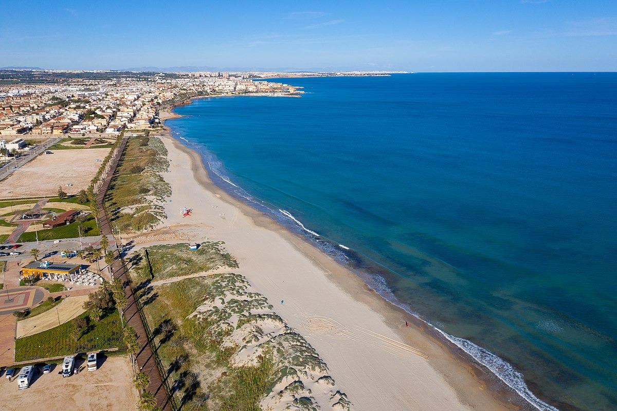 Exclusiva Villa de Lujo en Pilar de la Horadada, Alicante, Villa de lujo obra nueva en Torre de la Horadada, Costa Blanca. A 100m de Playa Higuericas. 5 dorm, 5 baños, piscina privada. Inversión única por 3.6M€.