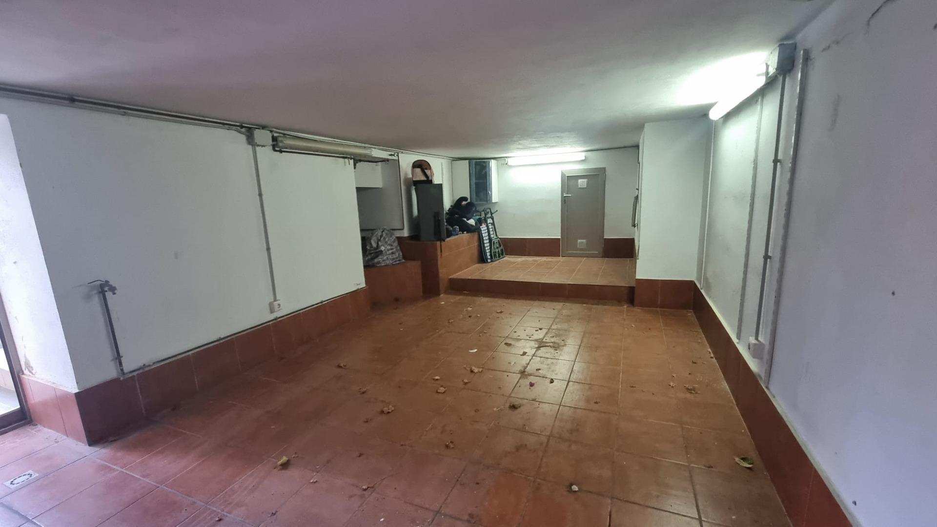 Villa Exclusiva en Torrevieja: Lujo, Piscina y Sostenibilidad, Villa de lujo reformada a estrenar en Torrevieja, Costa Blanca. 5 hab, 4 baños, piscina privada, garaje y placas solares. ¡Diseño, confort y ahorro energético p