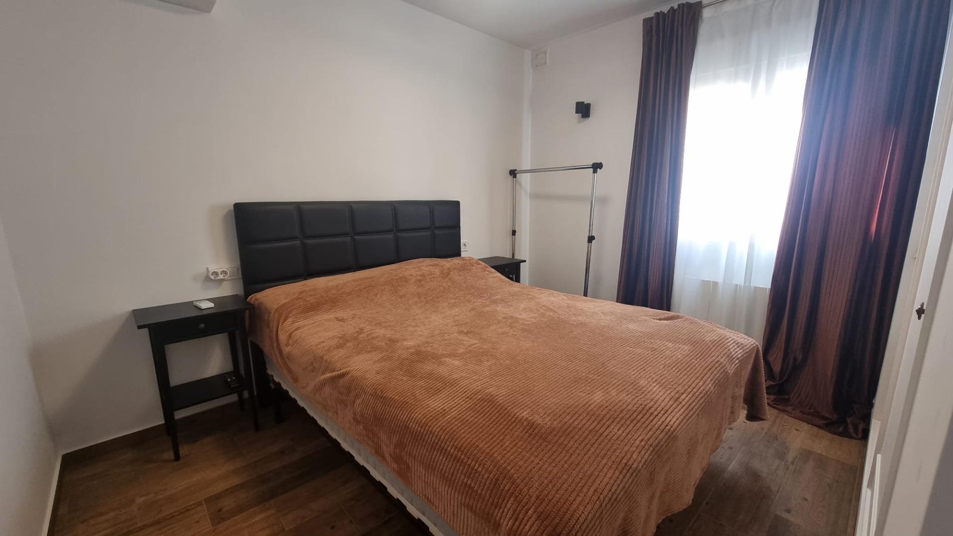 Villa Exclusiva en Torrevieja: Lujo, Piscina y Sostenibilidad, Villa de lujo reformada a estrenar en Torrevieja, Costa Blanca. 5 hab, 4 baños, piscina privada, garaje y placas solares. ¡Diseño, confort y ahorro energético p