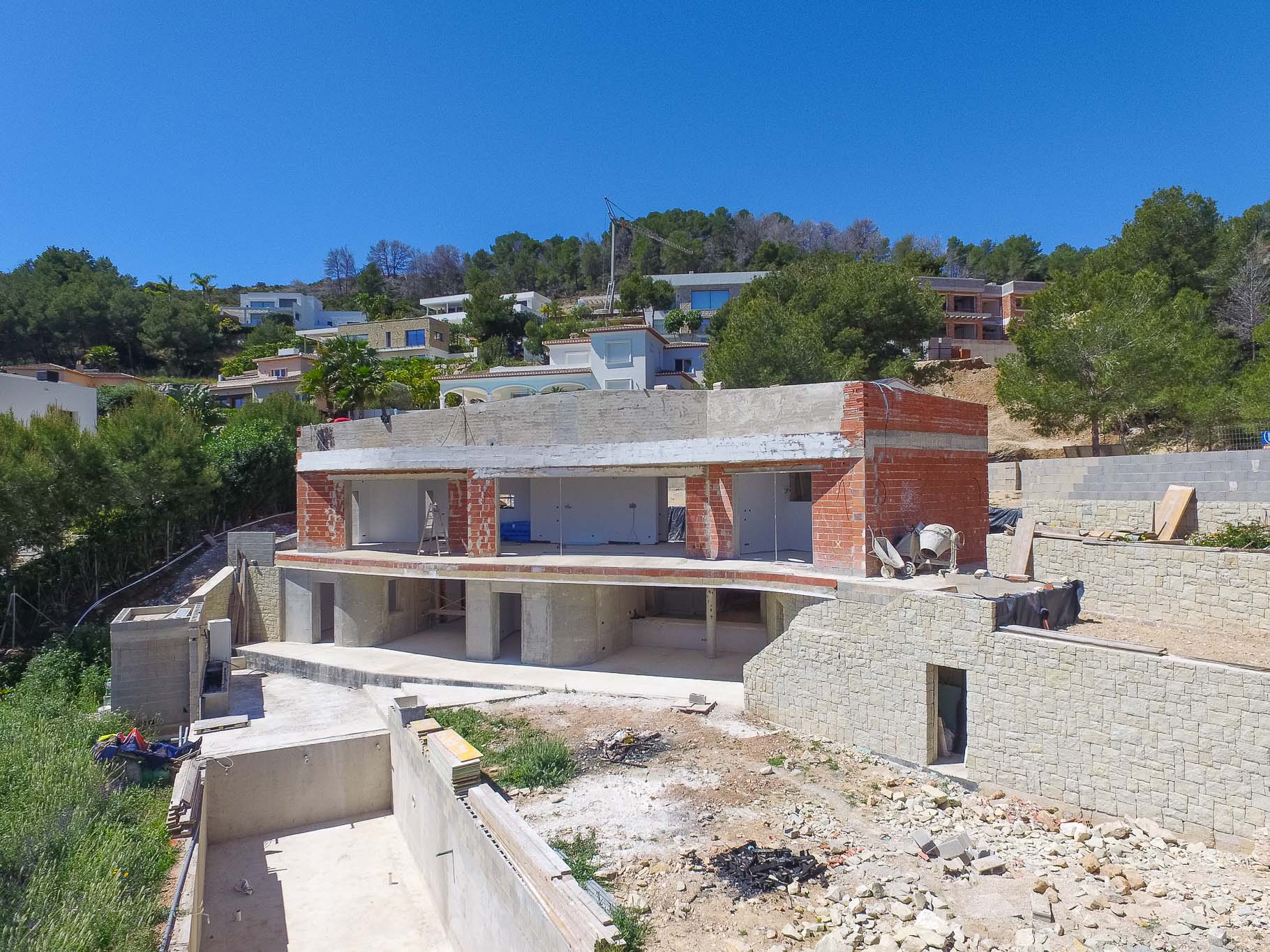 Exclusiva Villa Moderna en Javea: Lujo y Naturaleza, Exclusiva villa de lujo a estrenar en Tosalet 5, Javea. Moderna, con piscina, jardín y cerca de playas Costa Blanca. Entrega 2025. ¡Oportunidad única!