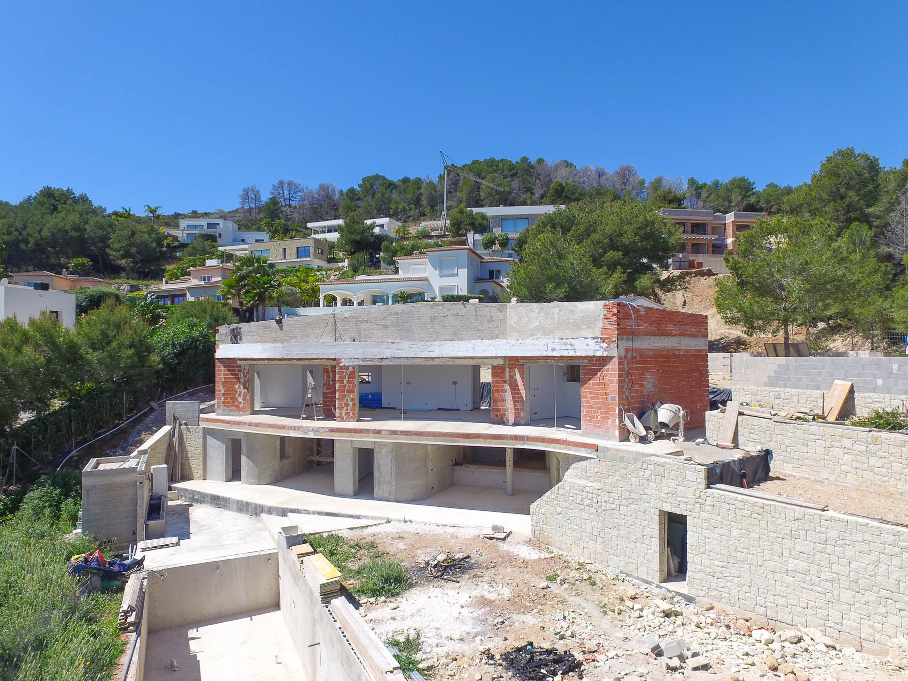 Exclusiva Villa Moderna en Javea: Lujo y Naturaleza, Exclusiva villa de lujo a estrenar en Tosalet 5, Javea. Moderna, con piscina, jardín y cerca de playas Costa Blanca. Entrega 2025. ¡Oportunidad única!