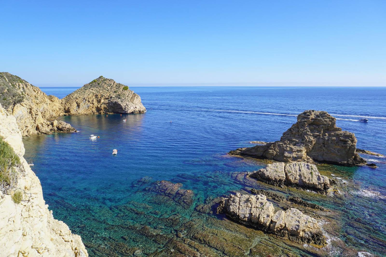 Exclusiva Villa Moderna en Javea: Lujo y Naturaleza, Exclusiva villa de lujo a estrenar en Tosalet 5, Javea. Moderna, con piscina, jardín y cerca de playas Costa Blanca. Entrega 2025. ¡Oportunidad única!