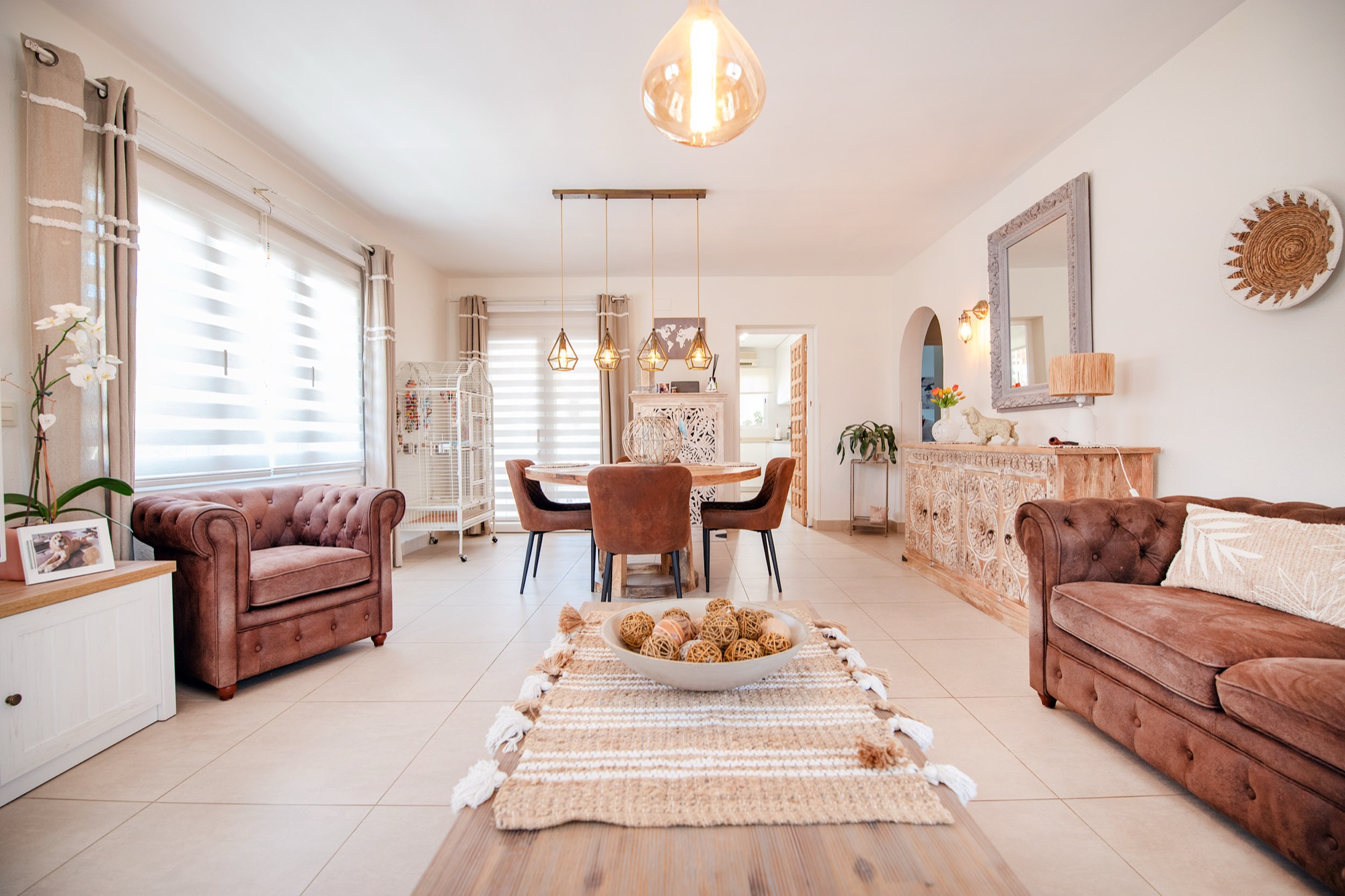 Benissa: Villa de Lujo Renovada con Piscina Privada, Villa de lujo renovada en Buenavista, Benissa, Costa Blanca. A 1.8km del mar, con piscina, jacuzzi y paneles solares. ¡Oportunidad única por 579.000€!