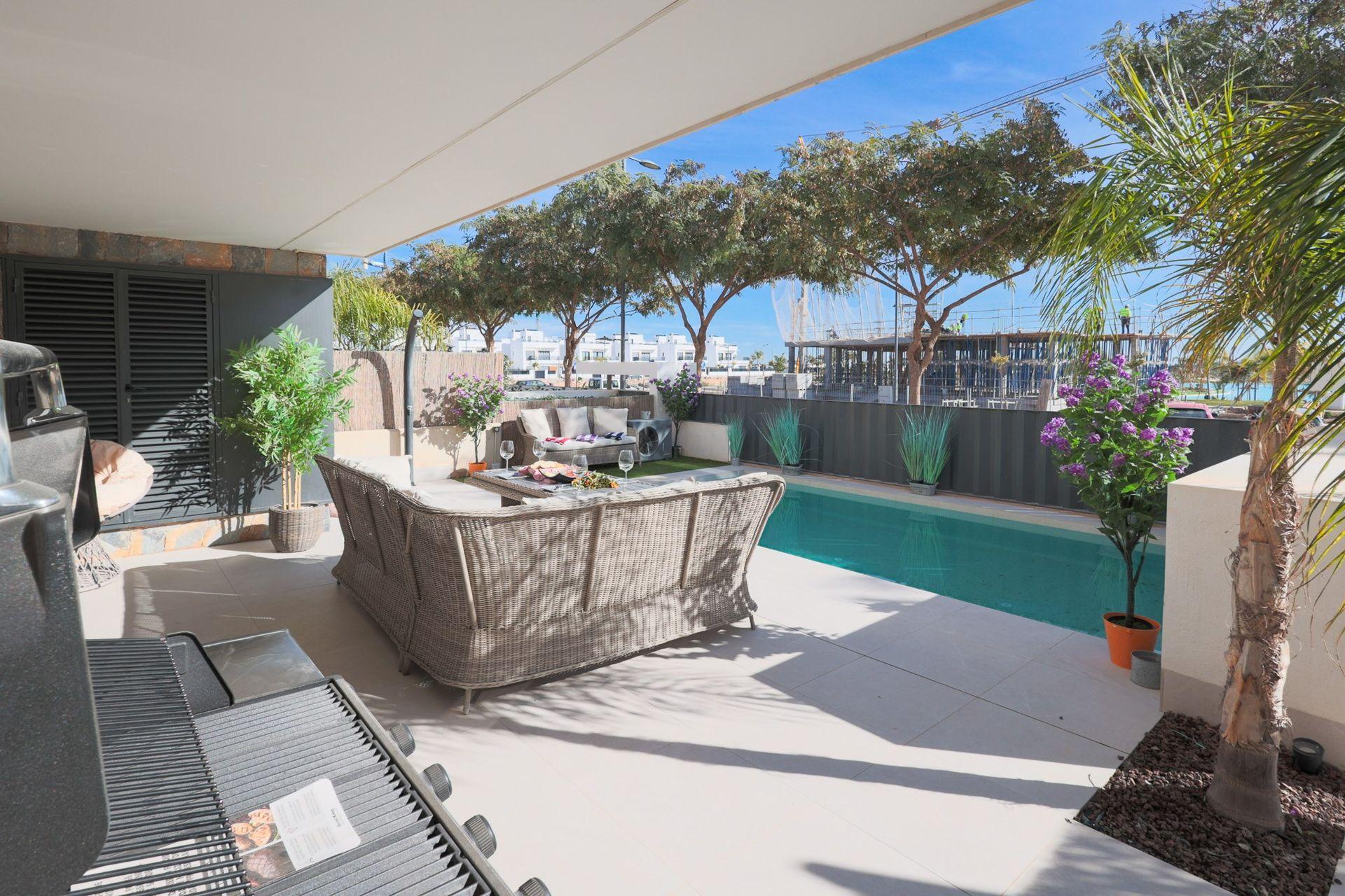 Villa de Lujo con Piscina en Exclusivo Resort Murcia, Villa de lujo en Santa Rosalía Resort, Murcia. Disfrute laguna cristalina, club de playa y amenities. 4 dorm, 4 baños, piscina privada, vistas. ¡Inversión única