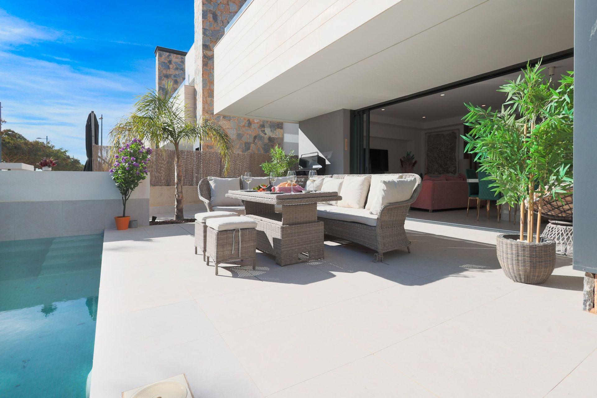 Villa de Lujo con Piscina en Exclusivo Resort Murcia, Villa de lujo en Santa Rosalía Resort, Murcia. Disfrute laguna cristalina, club de playa y amenities. 4 dorm, 4 baños, piscina privada, vistas. ¡Inversión única