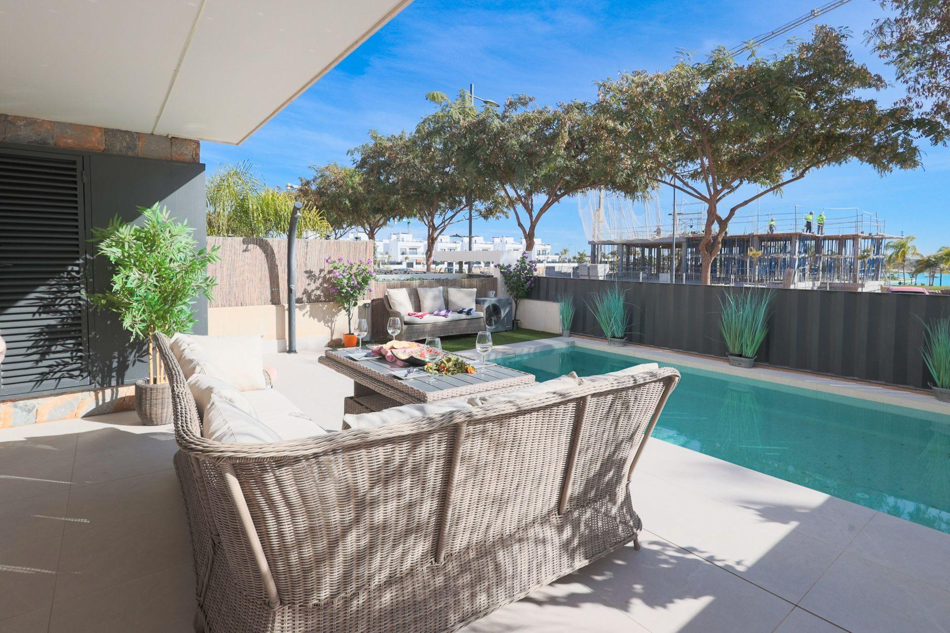 Villa de Lujo con Piscina en Exclusivo Resort Murcia, Villa de lujo en Santa Rosalía Resort, Murcia. Disfrute laguna cristalina, club de playa y amenities. 4 dorm, 4 baños, piscina privada, vistas. ¡Inversión única