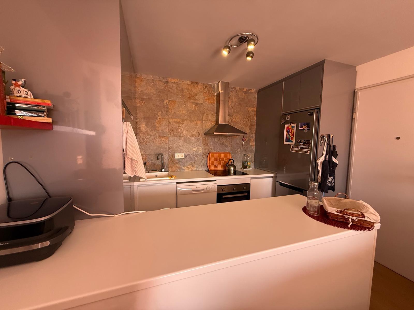 Bungalow exclusivo en La Zenia: sol, playa y confort., Bungalow en La Zenia, Orihuela Costa. 2 hab, 2 baños, a 1km de la playa. Luminoso, parking privado. Cerca de La Zenia Boulevard. ¡Tu hogar o inversión por 299.0