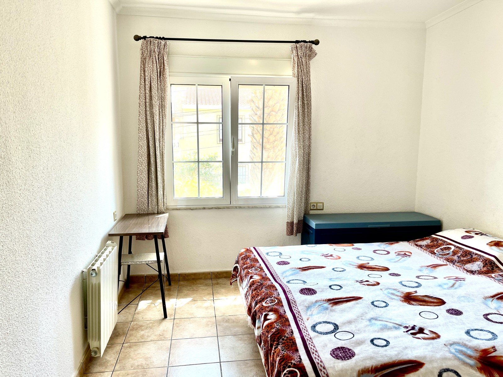 Tu Oasis Privado en Benijófar: Villa con Piscina, Oasis privado en Benijófar, Costa Blanca. Villa independiente con 4+ hab, piscina privada y sótano versátil. ¡Lista para vivir! Inversión única por 416.000€.