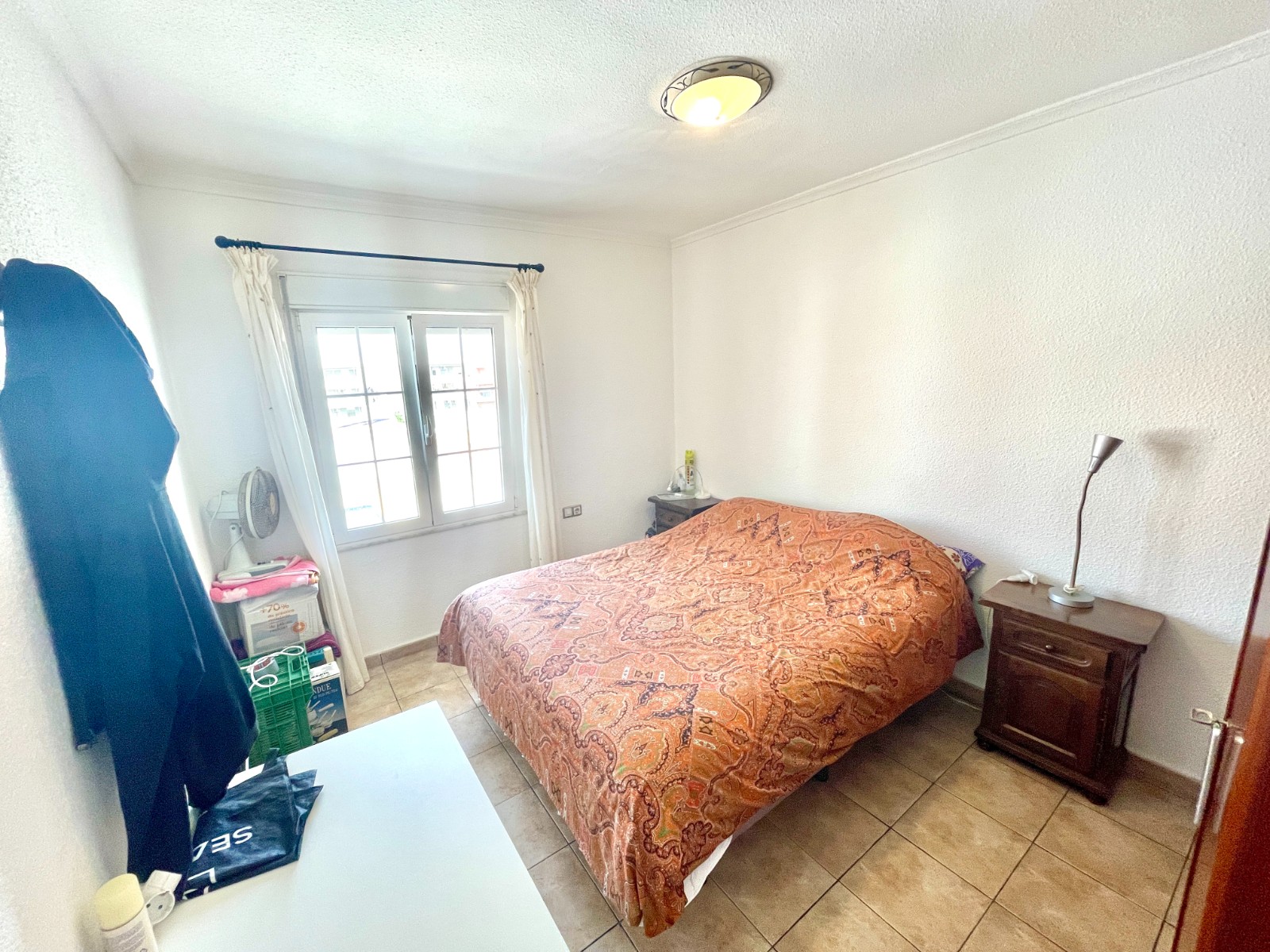 Tu Oasis Privado en Benijófar: Villa con Piscina, Oasis privado en Benijófar, Costa Blanca. Villa independiente con 4+ hab, piscina privada y sótano versátil. ¡Lista para vivir! Inversión única por 416.000€.