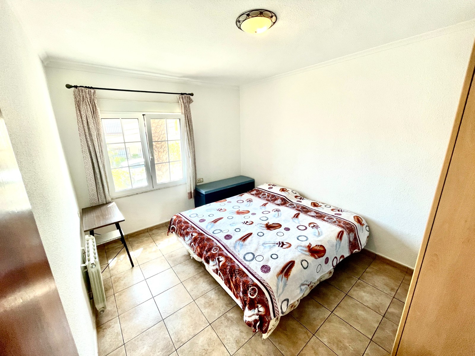 Tu Oasis Privado en Benijófar: Villa con Piscina, Oasis privado en Benijófar, Costa Blanca. Villa independiente con 4+ hab, piscina privada y sótano versátil. ¡Lista para vivir! Inversión única por 416.000€.