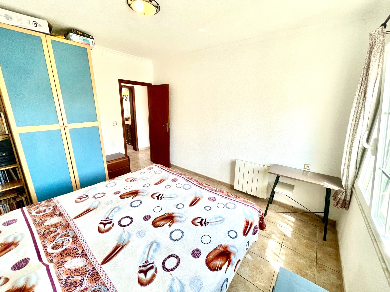 Tu Oasis Privado en Benijófar: Villa con Piscina, Oasis privado en Benijófar, Costa Blanca. Villa independiente con 4+ hab, piscina privada y sótano versátil. ¡Lista para vivir! Inversión única por 416.000€.