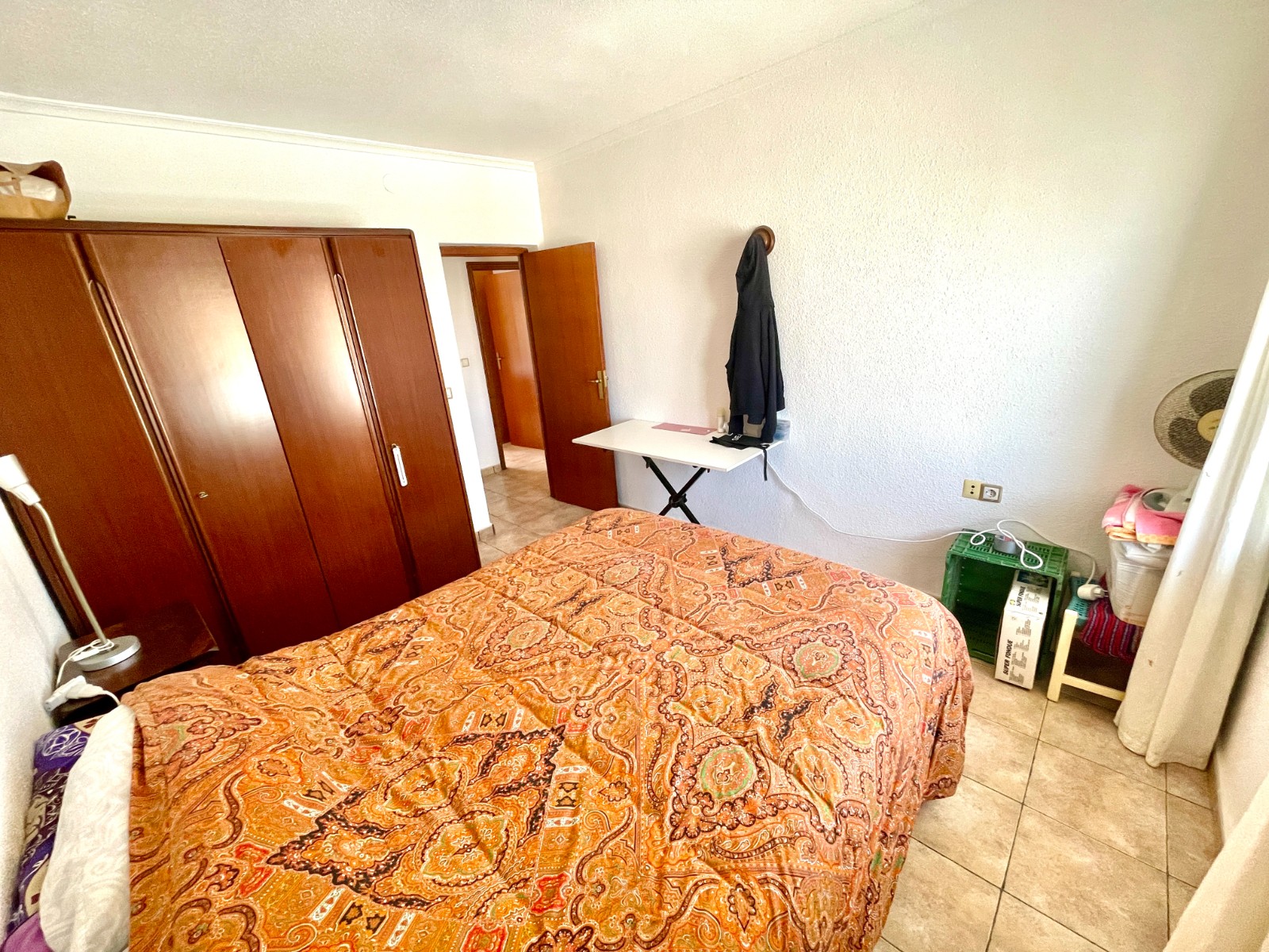 Tu Oasis Privado en Benijófar: Villa con Piscina, Oasis privado en Benijófar, Costa Blanca. Villa independiente con 4+ hab, piscina privada y sótano versátil. ¡Lista para vivir! Inversión única por 416.000€.