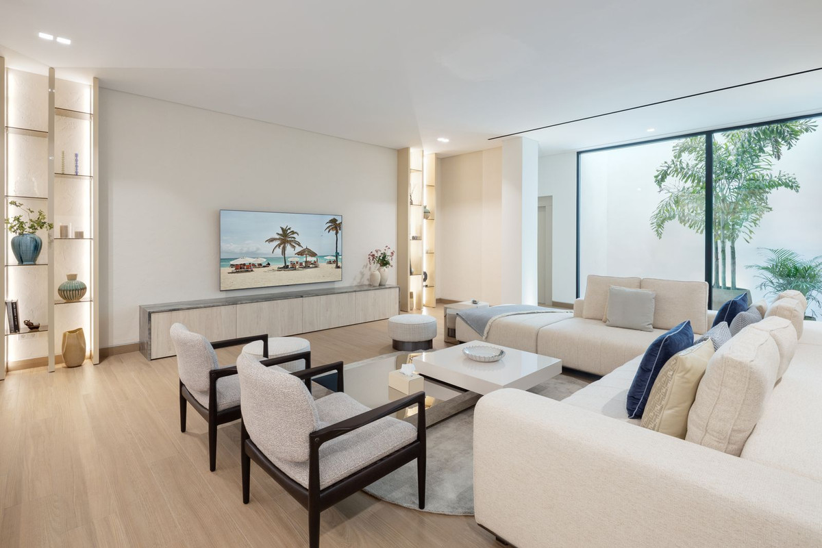 Villa de Lujo Exclusiva con Vistas Panorámicas en Benahavís, Villa de lujo en Los Flamingos, Benahavís, Málaga. Vistas panorámicas, piscina infinita, 6 hab, spa y gimnasio. Un hogar de ensueño en la exclusiva Costa del So
