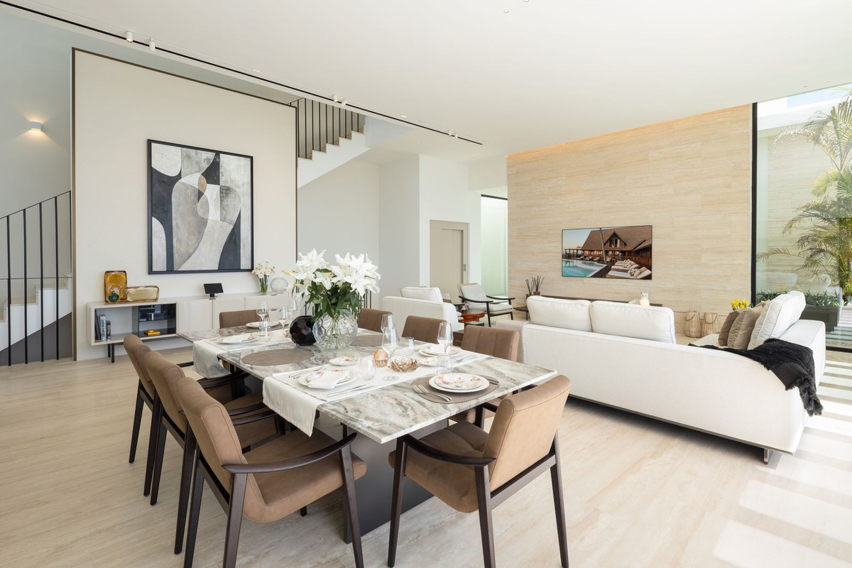 Villa de Lujo Exclusiva con Vistas Panorámicas en Benahavís, Villa de lujo en Los Flamingos, Benahavís, Málaga. Vistas panorámicas, piscina infinita, 6 hab, spa y gimnasio. Un hogar de ensueño en la exclusiva Costa del So
