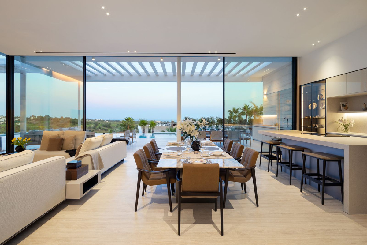 Villa de Lujo Exclusiva con Vistas Panorámicas en Benahavís, Villa de lujo en Los Flamingos, Benahavís, Málaga. Vistas panorámicas, piscina infinita, 6 hab, spa y gimnasio. Un hogar de ensueño en la exclusiva Costa del So