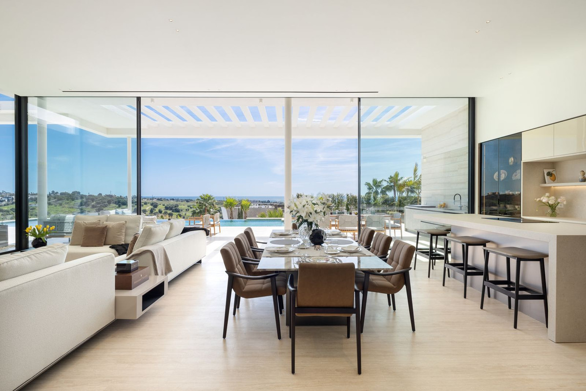 Villa de Lujo Exclusiva con Vistas Panorámicas en Benahavís, Villa de lujo en Los Flamingos, Benahavís, Málaga. Vistas panorámicas, piscina infinita, 6 hab, spa y gimnasio. Un hogar de ensueño en la exclusiva Costa del So