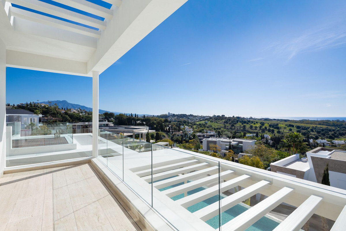Villa de Lujo Exclusiva con Vistas Panorámicas en Benahavís, Villa de lujo en Los Flamingos, Benahavís, Málaga. Vistas panorámicas, piscina infinita, 6 hab, spa y gimnasio. Un hogar de ensueño en la exclusiva Costa del So