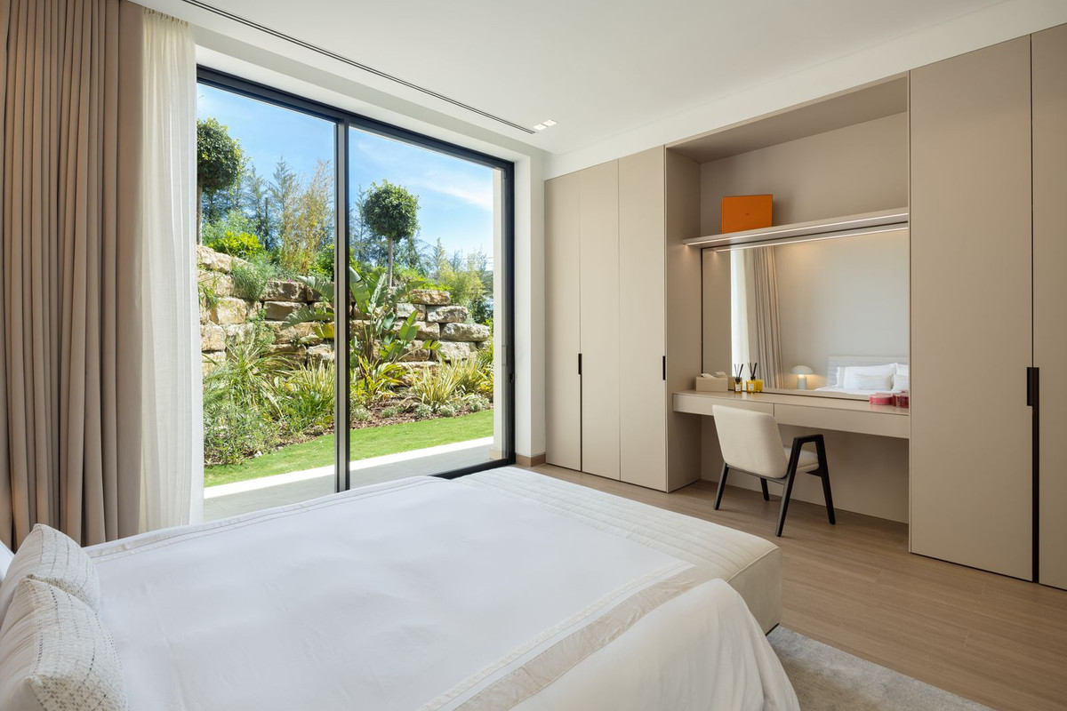Villa de Lujo Exclusiva con Vistas Panorámicas en Benahavís, Villa de lujo en Los Flamingos, Benahavís, Málaga. Vistas panorámicas, piscina infinita, 6 hab, spa y gimnasio. Un hogar de ensueño en la exclusiva Costa del So