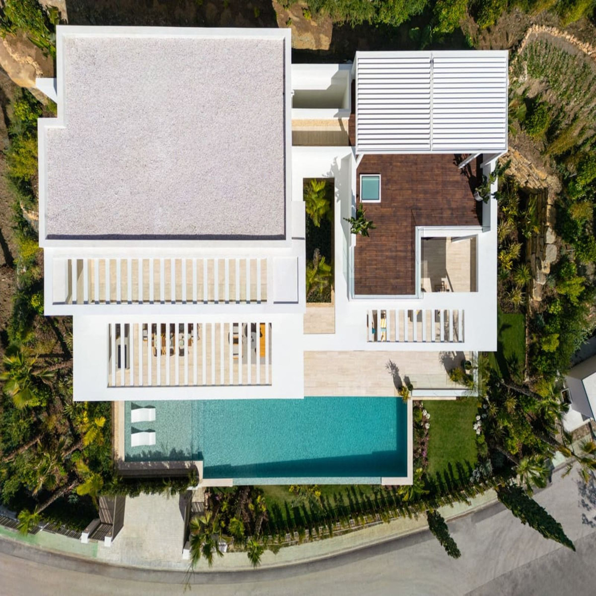Villa de Lujo Exclusiva con Vistas Panorámicas en Benahavís, Villa de lujo en Los Flamingos, Benahavís, Málaga. Vistas panorámicas, piscina infinita, 6 hab, spa y gimnasio. Un hogar de ensueño en la exclusiva Costa del So