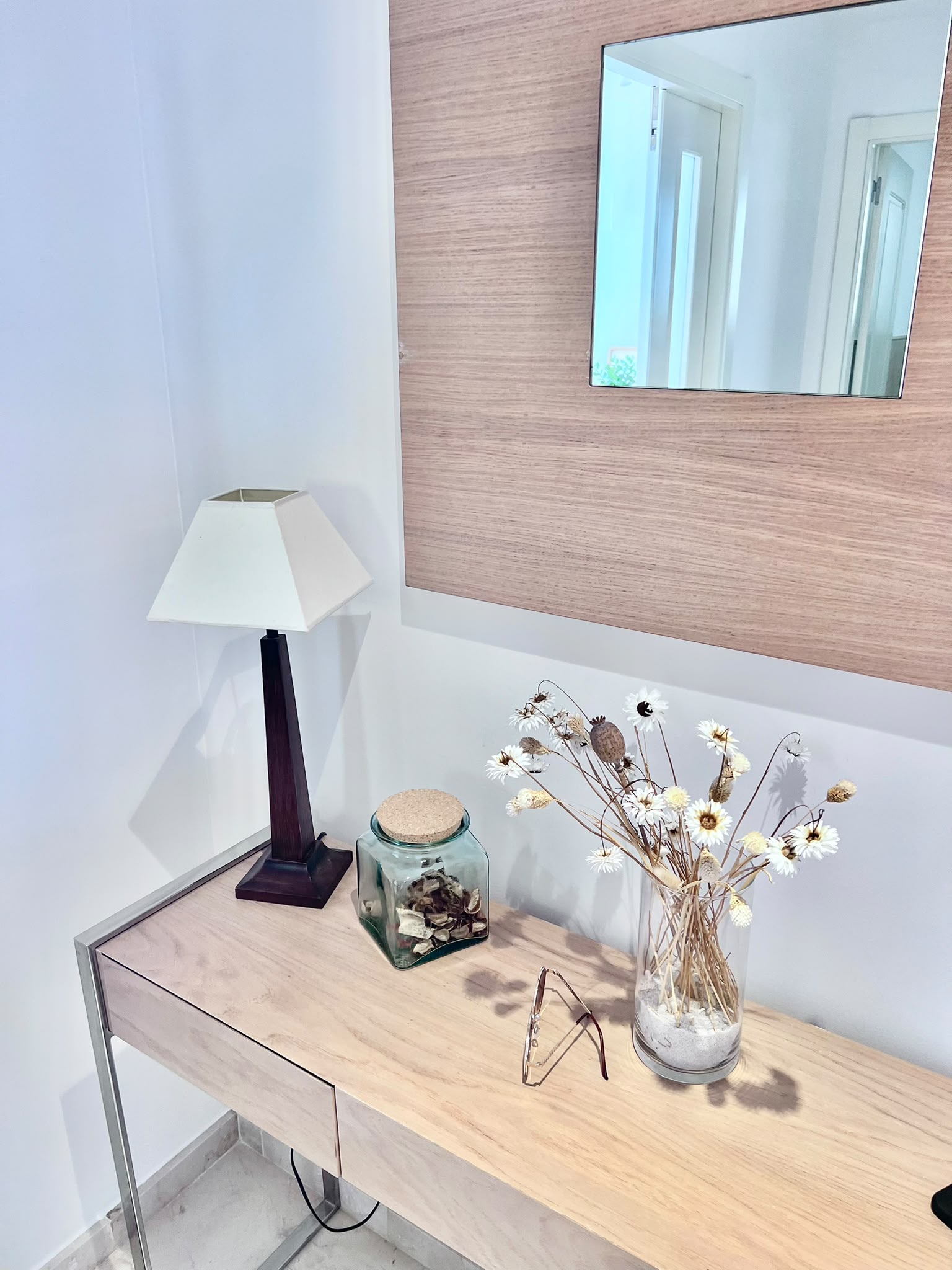 Lujo y Vistas al Mar en Finestrat: Tu Alquiler Ideal, Alquile un apartamento de lujo en Finestrat, Costa Blanca Norte. Disfrute de vistas al mar, 1 dormitorio, 2 baños, terraza, piscina y ubicación privilegiada cer