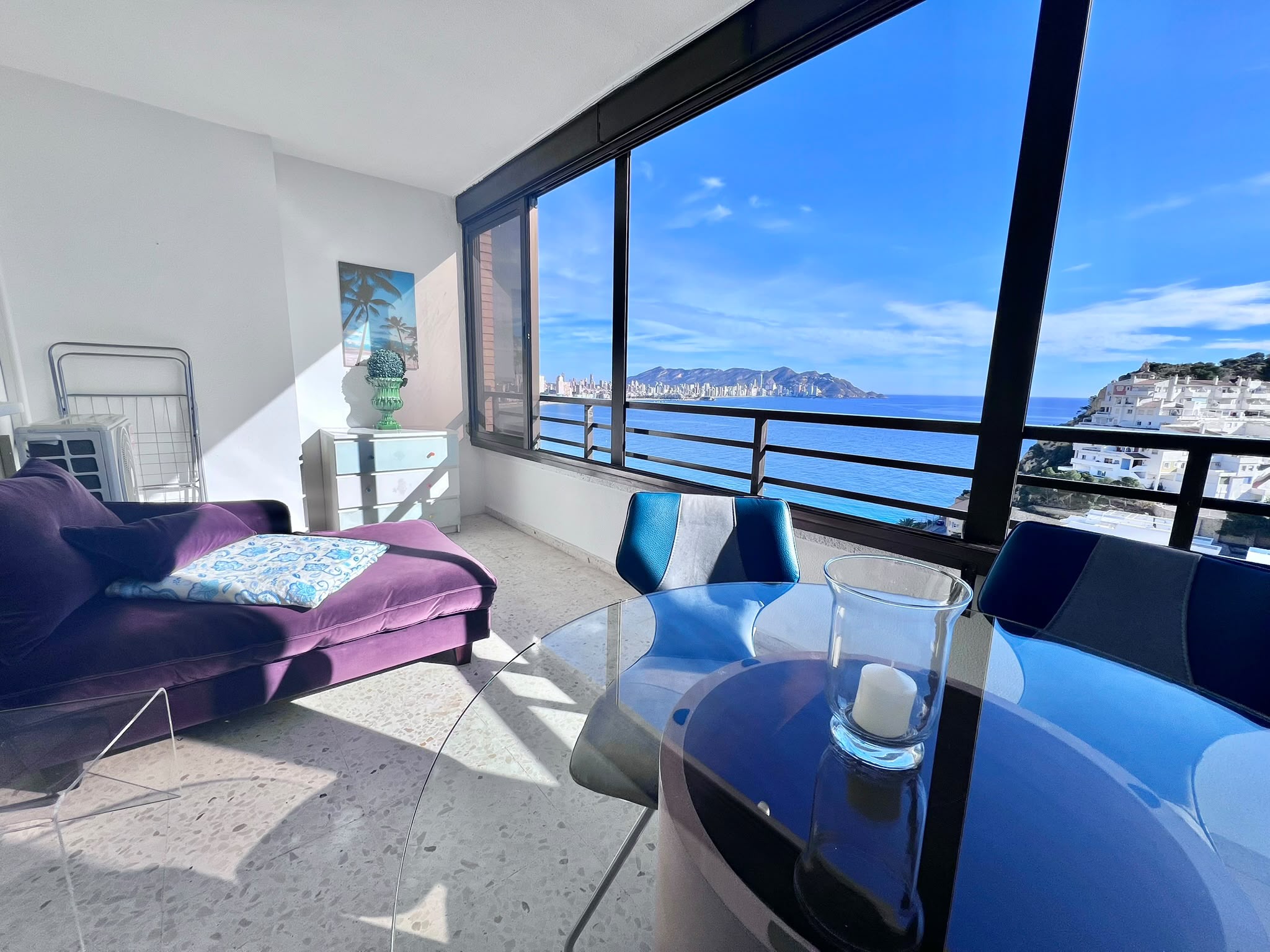 Luminoso apartamento con vistas al mar, playa Poñente