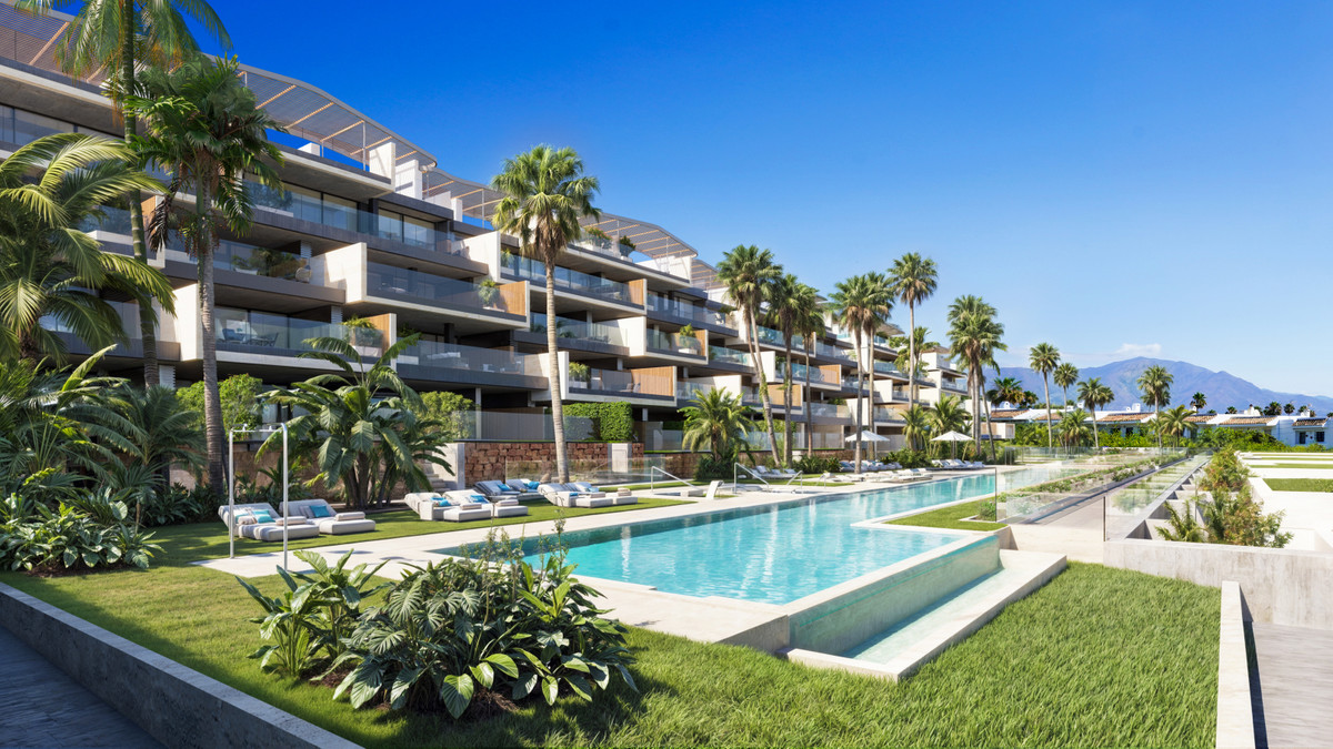 Apartamento de Lujo en Primera Línea de Playa en Manilva, Apartamento de lujo en primera línea de playa en Manilva, Málaga. 3 hab, 2 baños. Vistas al mar, diseño moderno y zonas comunes exclusivas. Cerca de Estepona y