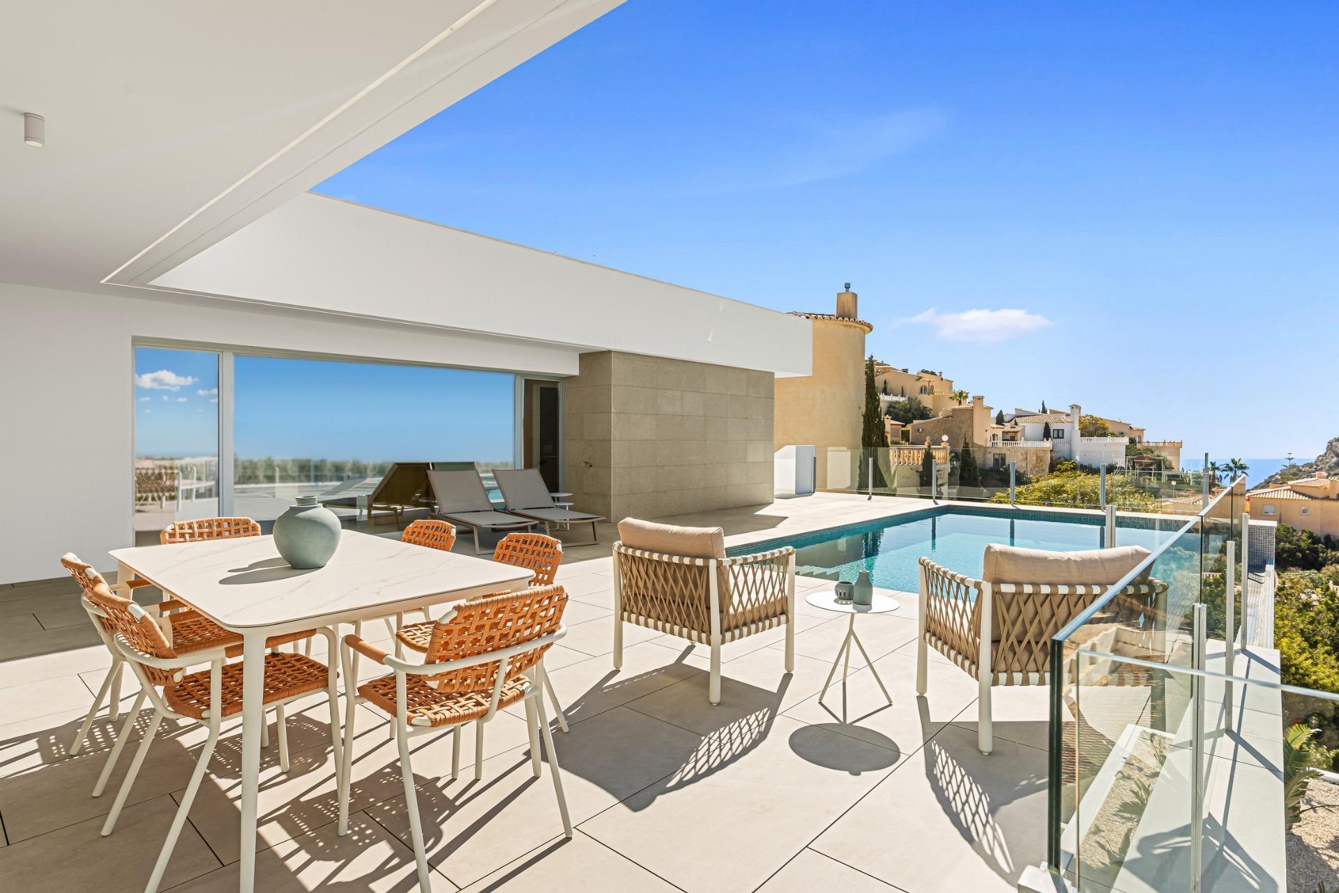Benitachell: Lujosa Villa Nueva con Piscina y Vistas al Mar, Espectacular villa de lujo obra nueva en Benitachell, Costa Blanca North. Vistas al mar, piscina infinita y diseño mediterráneo. ¡Vive el lujo en tu paraíso de