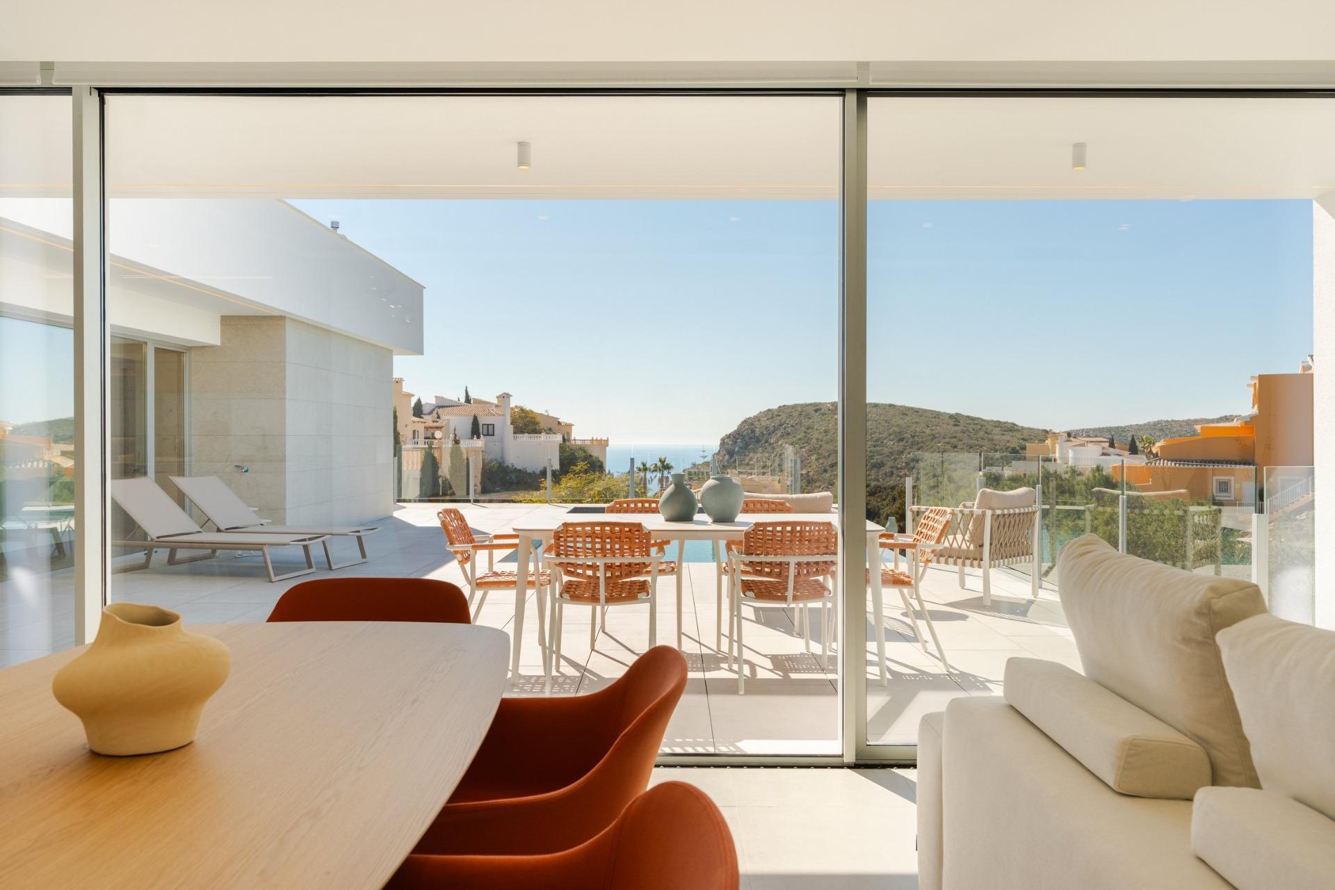 Benitachell: Lujosa Villa Nueva con Piscina y Vistas al Mar, Espectacular villa de lujo obra nueva en Benitachell, Costa Blanca North. Vistas al mar, piscina infinita y diseño mediterráneo. ¡Vive el lujo en tu paraíso de