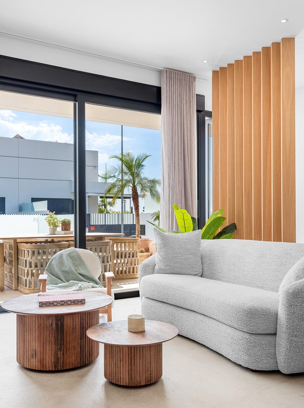 Villas adosadas y pareadas de nueva construcción en Dolores, Alicante, Descubre villas de nueva construcción en Dolores, Alicante. Disfruta el estilo de vida mediterráneo en la Costa Blanca Sur. 3 hab, 2 baños, cerca de playas y go