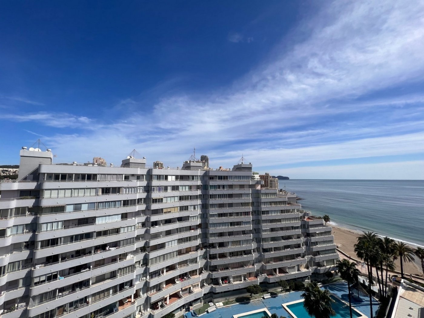 Ático de Lujo en Calpe: Vistas al Mar y Costa Blanca, Ático de lujo en venta en Calpe, Costa Blanca. Disfrute de vistas panorámicas al mar, 3 habitaciones y un estilo de vida exclusivo. ¡Su oportunidad de invertir!