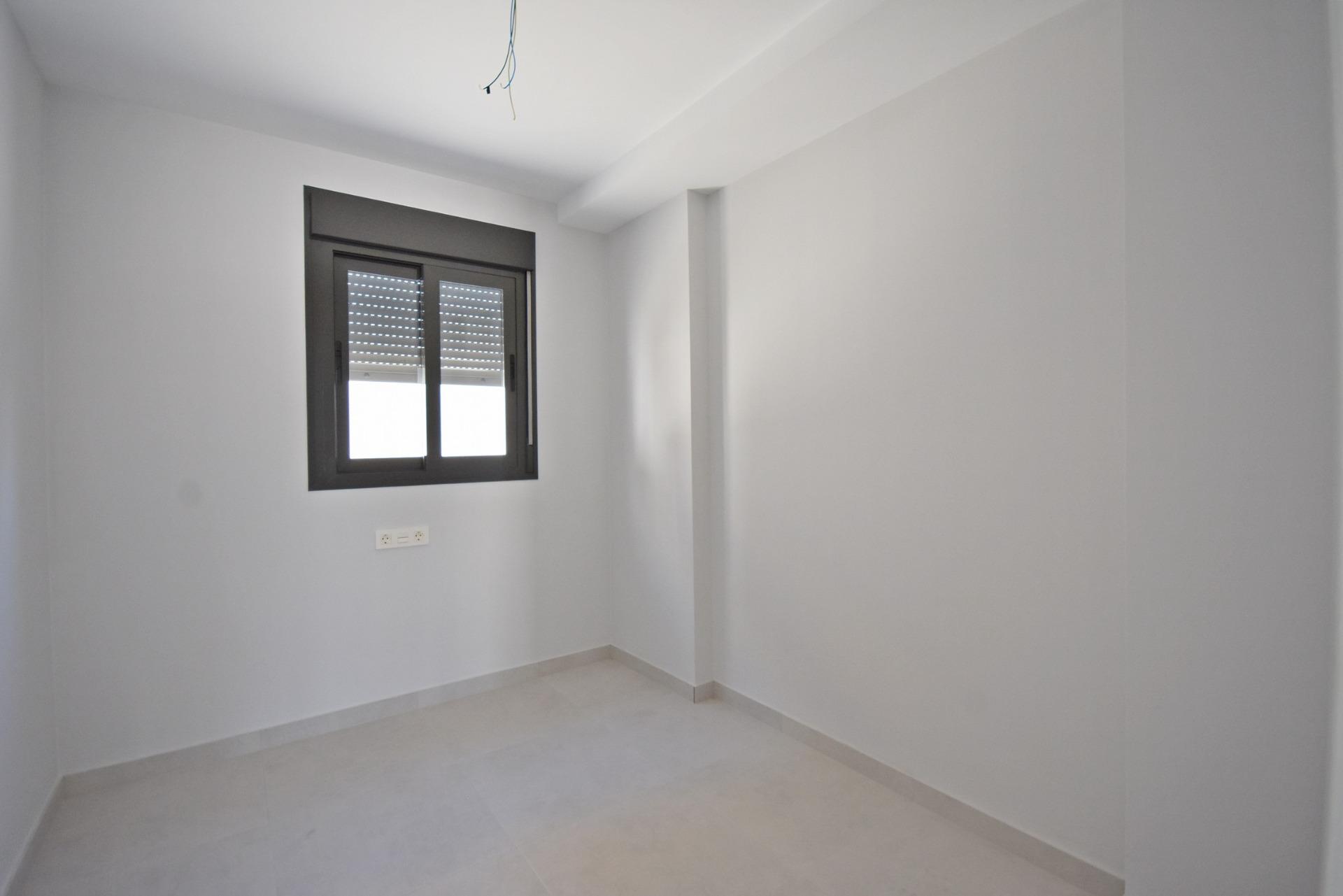 Moderno Adosado con Vistas al Mar en Puerto de Mazarrón, Adosado moderno de nueva construcción en Puerto de Mazarrón. 3 dorm, 3 baños, solárium con vistas al mar, piscina comunitaria. A 350m de la playa. ¡Vive o invie