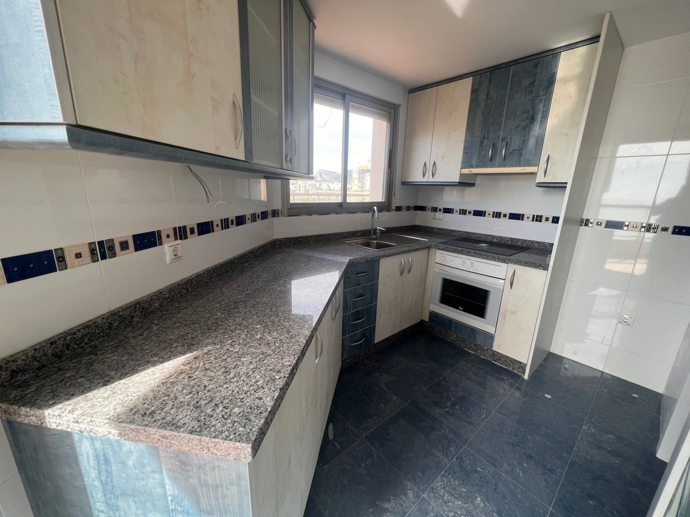 Ático de Lujo en Calpe: Vistas al Mar y Costa Blanca, Ático de lujo en venta en Calpe, Costa Blanca. Disfrute de vistas panorámicas al mar, 3 habitaciones y un estilo de vida exclusivo. ¡Su oportunidad de invertir!