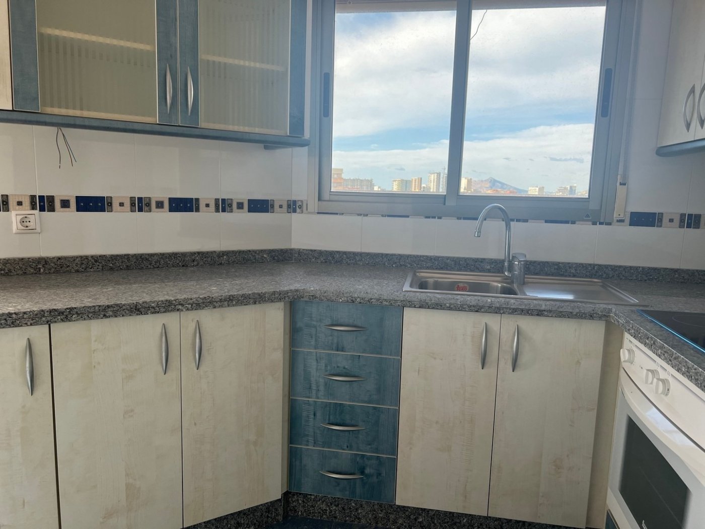 Ático de Lujo en Calpe: Vistas al Mar y Costa Blanca, Ático de lujo en venta en Calpe, Costa Blanca. Disfrute de vistas panorámicas al mar, 3 habitaciones y un estilo de vida exclusivo. ¡Su oportunidad de invertir!